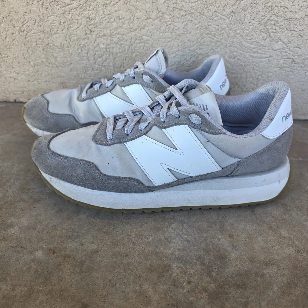 NEW BALANCE 237 V1 (MS237GE) Sz 9.5B Woman Sneakers - Picture 1 of 11